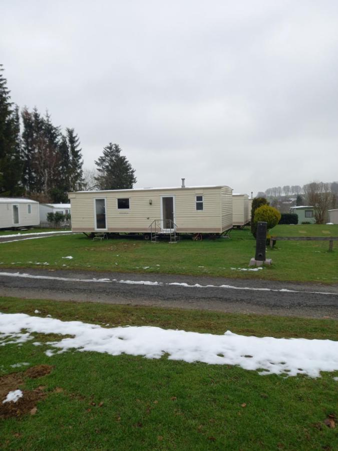 Montenau Camping Oos Heem מראה חיצוני תמונה