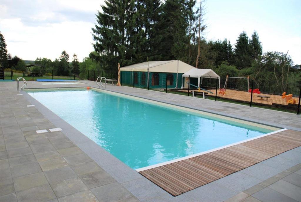 Montenau Camping Oos Heem מראה חיצוני תמונה