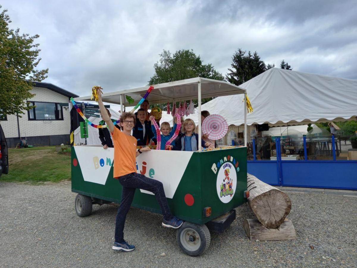 Montenau Camping Oos Heem מראה חיצוני תמונה