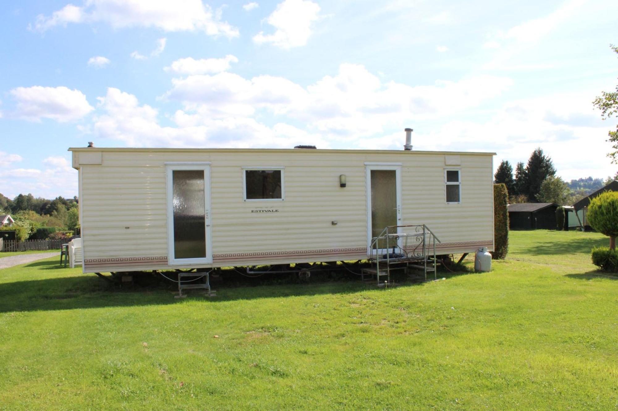Montenau Camping Oos Heem מראה חיצוני תמונה