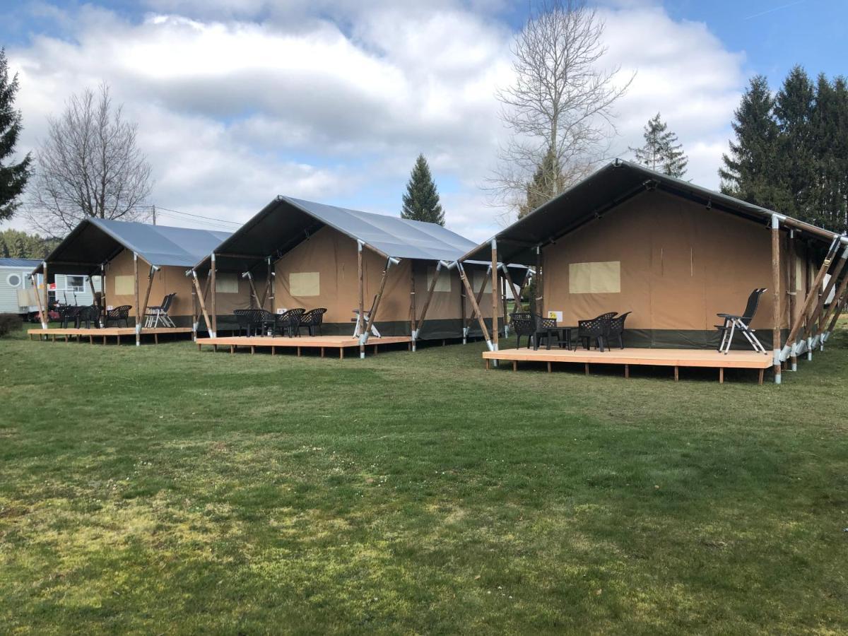 Montenau Camping Oos Heem מראה חיצוני תמונה