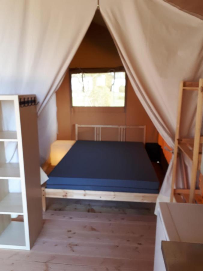 Montenau Camping Oos Heem מראה חיצוני תמונה