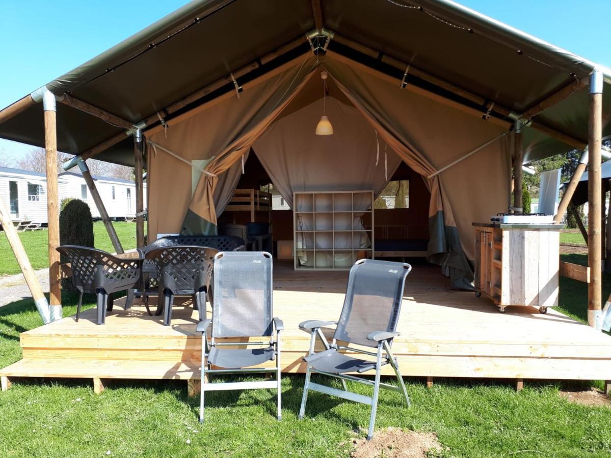 Montenau Camping Oos Heem מראה חיצוני תמונה